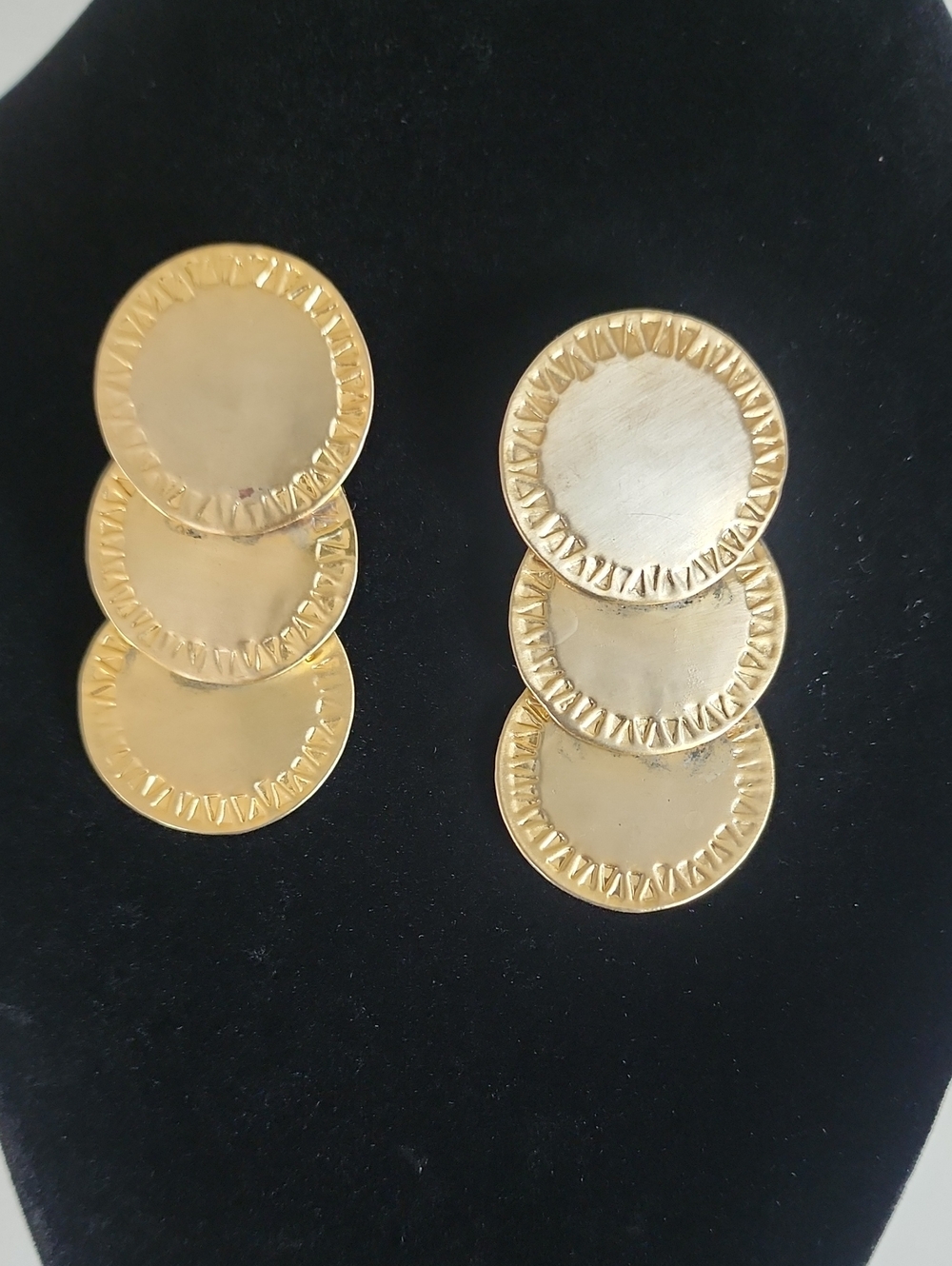 Vintage Gold Tone Clip OnTriple Disk Drop Earrings 💋